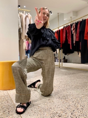 KHAKI